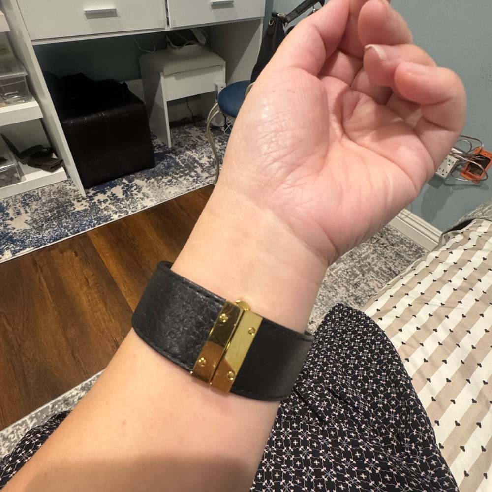 Woman Gucci Black Leather Strap - Picture 9 of 9